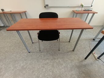 Stoly a židle ze školících místností - 6