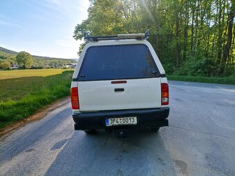 Toyota Hilux 2.5 D-4D - 6