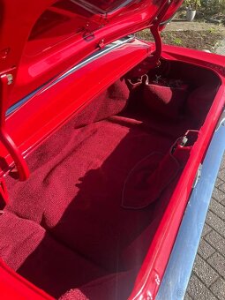 Krásný Ford Mustang Fastback z roku 1967 - 6