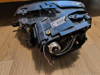 Světlo xenon Passat B6 - 6