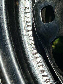 Zimní pneu 185/60 R15 + disk 6Jx15 ET38 5x100 - 6
