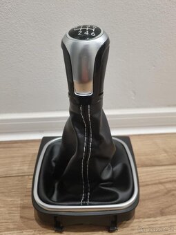 Kožená radaca páka s bilym šitím - 6