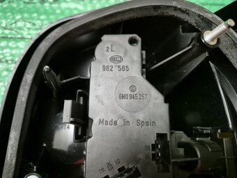 levé zadní světlo kouřové (zatmavené) VW Polo 6N 6N0945095B - 6
