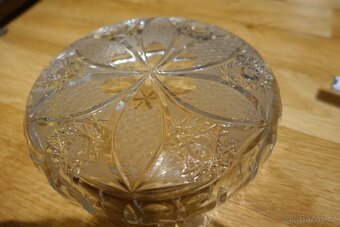 Těžká broušená miska z lisovaného skla – Ø 15 cm – retro - 6