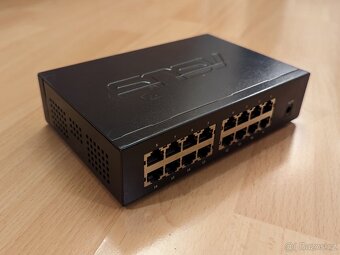 ASUS GigaX 1016D – 16portový Fast Ethernet switch - 6