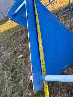 Kovové točité schodiště - 6