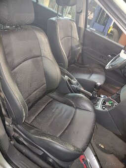 Celé auto na díly Laguna 2 1.9 dCi 88 kW, 6 kvalt, polokůže - 6