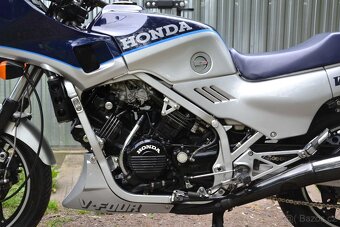 Honda VF 1000F - 6