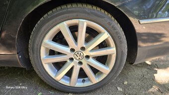 Obuté litá kola Volkswagen Passat rozteč šroubú 112mm - 6