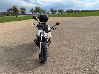 Suzuki GSR600 - 6