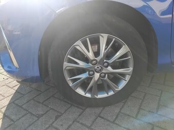 ► TOYOTA YARIS 1.5 82KW DUAL VVT-iE KAMERA-VÝHŘEV - 6