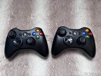 Xbox 360 (500GB) + Kinect + 2 ovladače + 11 her - 6