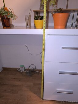 Pracovní stůl / psací stůl – bílý - 6