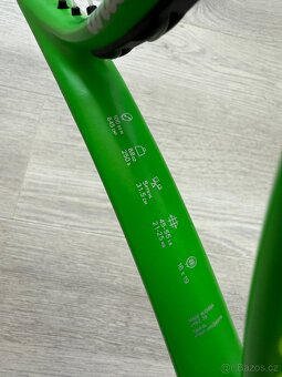 PRODÁNO Raketa Wilson Blade Feel 26” s novou omotávkou - 6