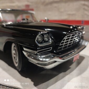 Chrysler 300 c Ertl 1:18 - 6