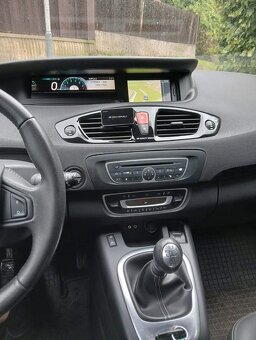 Renault Grand Scenic III 1.6 16V Rok 2011 - 6