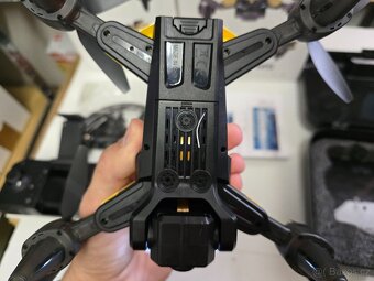 M5 dron s duální HD kamerou, boxem a příslušenství - 6