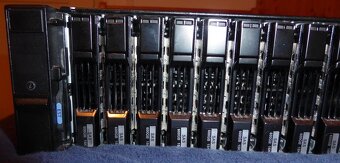 Disková police DELL PowerVault osazená 24 ks SAS 600 GB 15k - 6