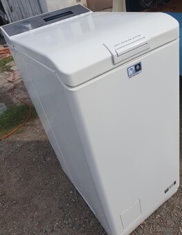 PRACKA AEG,HORNI PLNENI,6KG,DISPLEJ,VELMI ZACHOVALA - 6