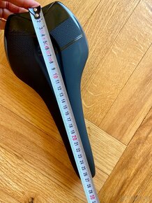 Merida panské sedlo na kolo s nářadím - 6