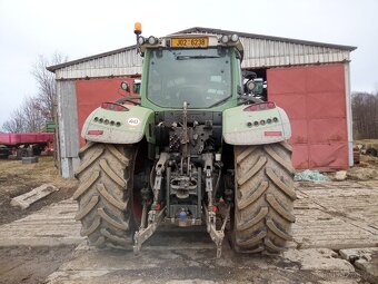 Traktor Fendt 724 - 6