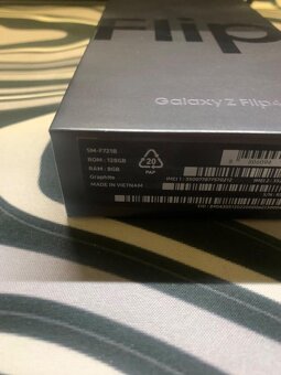 Samsung Galaxy Z flip 4 128 gb + příslušenství - 6