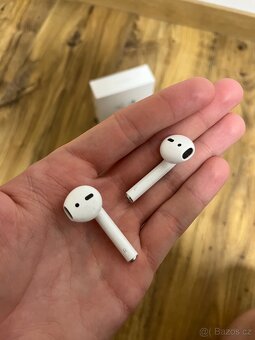 Apple Airpods 2. Generace - 6