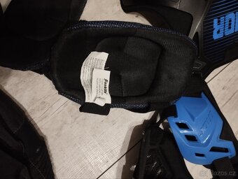 Chlapecké moto oblečení včetně bot a chráničů. - 6