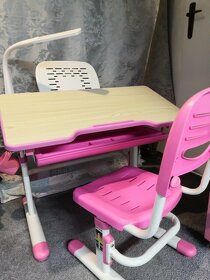 Rostoucí set pro holčičku stůl a židle - 6