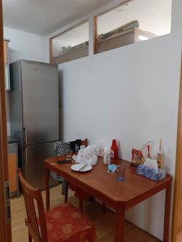 Pokoj s trvalým pobytem — Praha 7, Poupetova 869/10 - 6