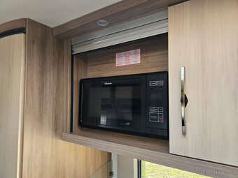 HOBBY Deluxe KMFE - dvojnápravový karavan - 6