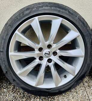 ALU kola - originál sada Volvo V90/S90 245/45R18 - 6