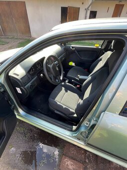 Škoda Octavia 1.6 Tour Liftback - 6