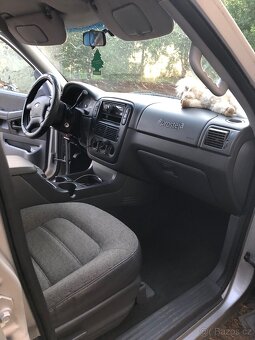 Ford Explorer - 6