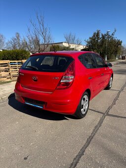Hyundai I 30 1,4 i 16 V - 6