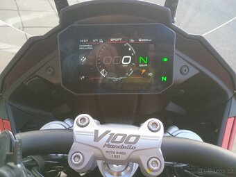 Moto Guzzi V100 Mandello - 6