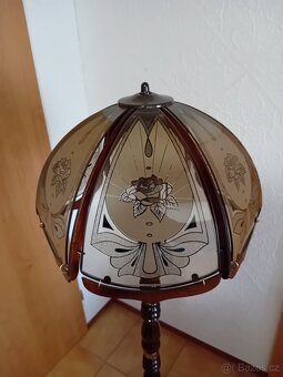 Lustr a stojací lampa - 6