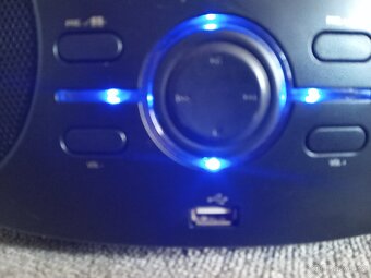 Rádio,USB,CD,AUX - 6