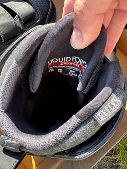 Wake boty 42,5 liquid force - 6