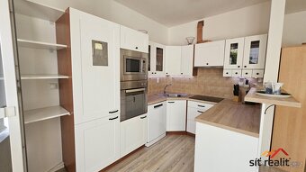 Prosluněný byt 2+kk s balkonem, 70 m2, garáž, P8.Libeň, klid - 6