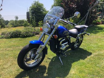 Suzuki VZ800 Marauder, krásné chromy - 6