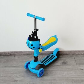 Koloběžka se sedátkem a led svítícími kolečky - nové - 6