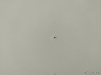 Stolek Ikea Kvistbro s poškozenou deskou - 6