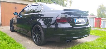 BMW E90 325i 160kW šestiválec + LPG - 6