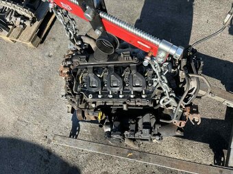 prodám na Renault Master III motor 2.3dci - 6