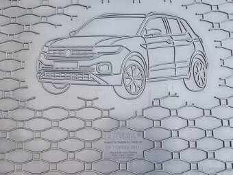 Gumové koberce + gumová vana do kufru pro VW T-CROSS - 6