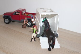 Přepravník na koně Schleich - 6