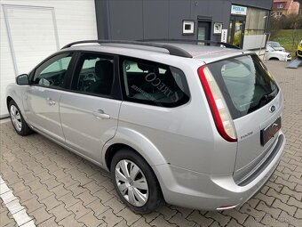 Ford Focus 2,0 TDCi Duratorq Trend (2010) - 6