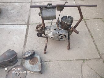 Motor ČZ 125 b - 6