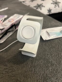 Prodám Apple Watch 8 45mm MINIMUM POŠKOZENI - 6